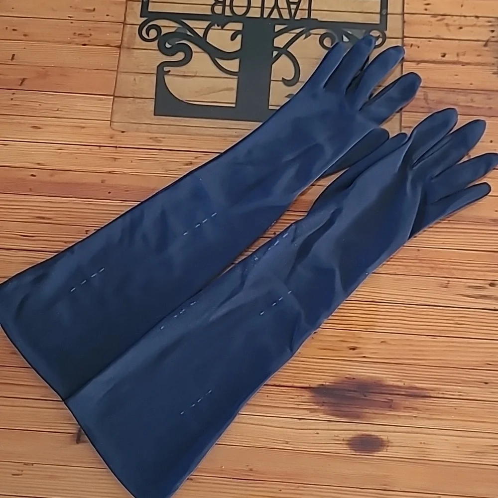 VINTAGE GLOVES GROUP OF FIVE - Picture 3 of 15